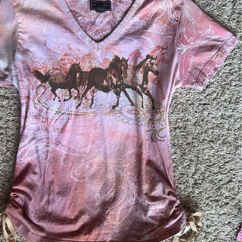 RARE Bit & Bridle 90’s vintage whimsy western pink hued graphic running horses T - Picture 4 of 14